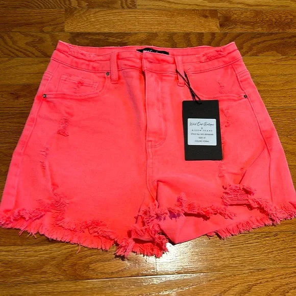 Wild Oak Boutique Jean Shorts size medium - Picture 4 of 11